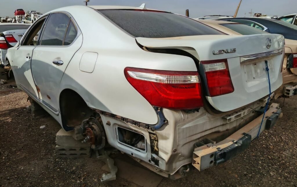 تشليح سياراة لكزز في الدمام